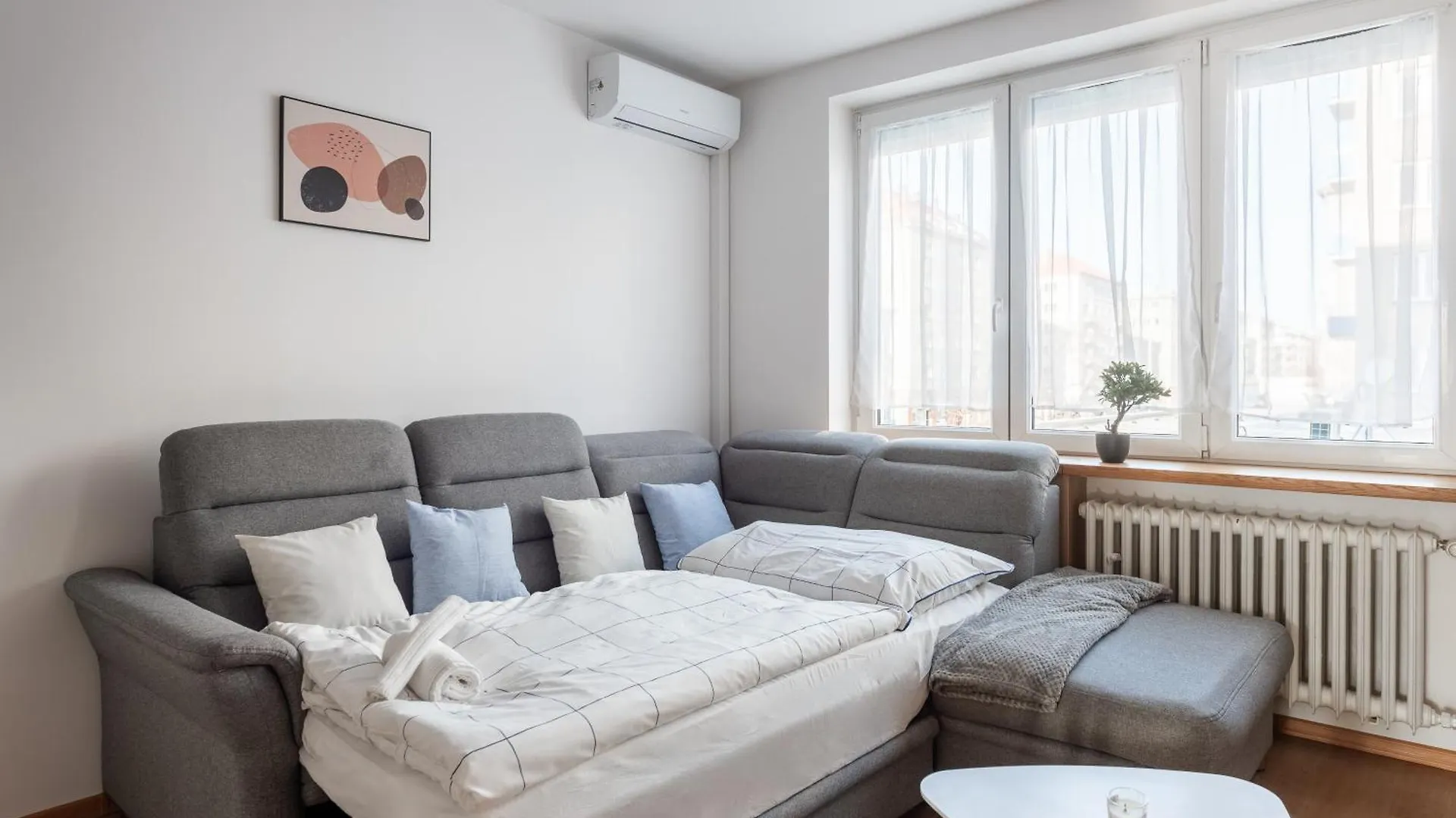 Prague Sports District 2 Bedroom Apt 0*,  체코